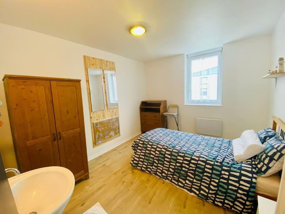 Appartement Renove Et Lumineux. Calais Esterno foto
