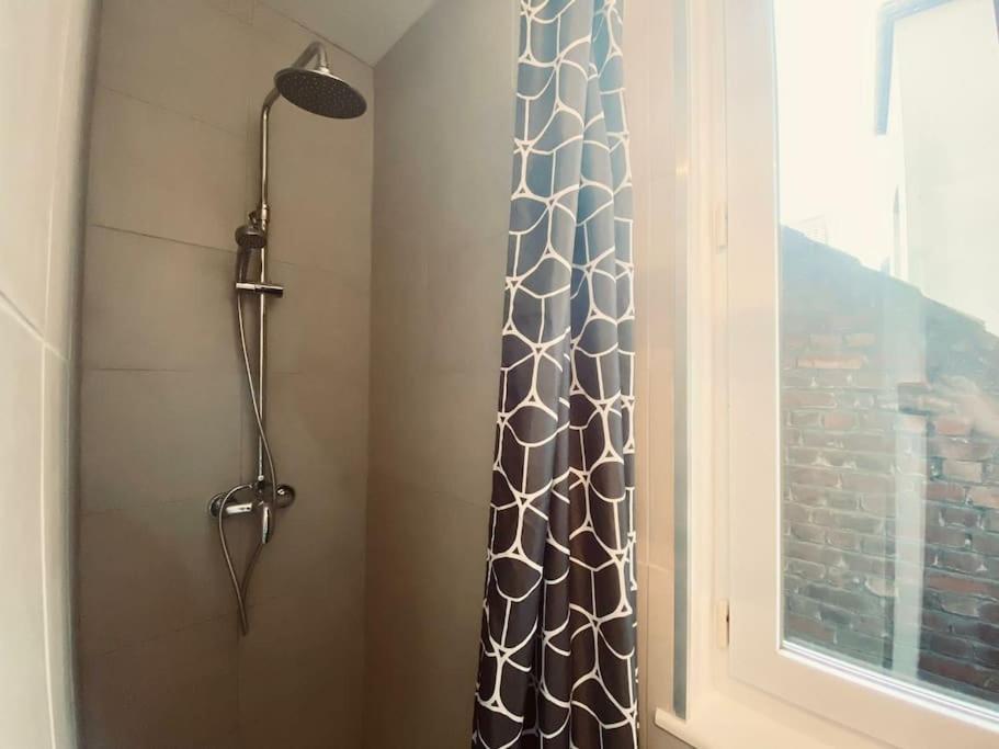 Appartement Renove Et Lumineux. Calais Esterno foto