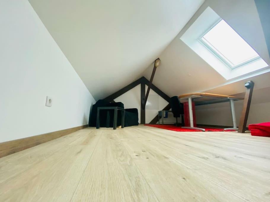 Appartement Renove Et Lumineux. Calais Esterno foto